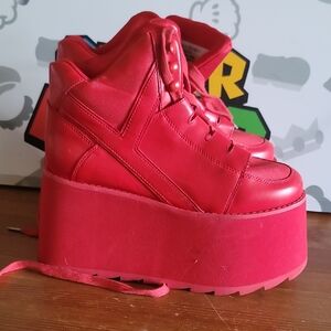 Red Size 8 YRU Platform